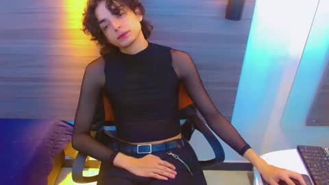 Snapshot of sr_bonnyethan chatting on May 5, 12:57 pm ethan online show from May 5, 12:57 pm