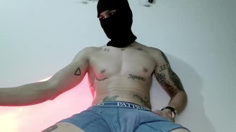 Snapshot of srghost333 chatting on March 14, 3:45 am srghost333 online show from March 14, 3:45 am