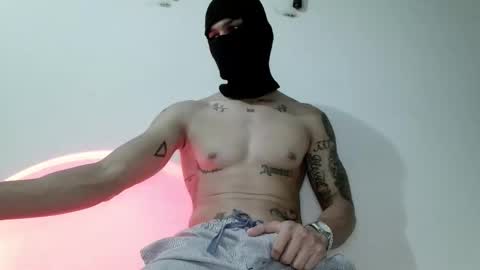 Snapshot of srghost333 chatting on March 18, 4:37 am srghost333 online show from March 18, 4:37 am