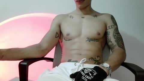 Snapshot of srghost333 chatting on March 30, 4:57 am srghost333 online show from March 30, 4:57 am