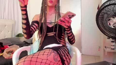 Snapshot of srta_fox chatting on December 3, 4:17 pm Srta. Fox online show from December 3, 4:17 pm