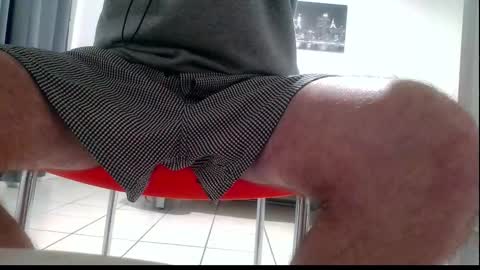 ssenzo online show from September 14, 7:57 pm