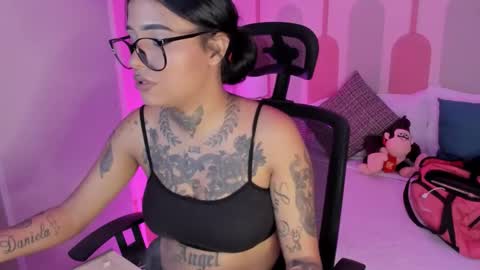 ssharolot   online show from February 5, 3:27 pm