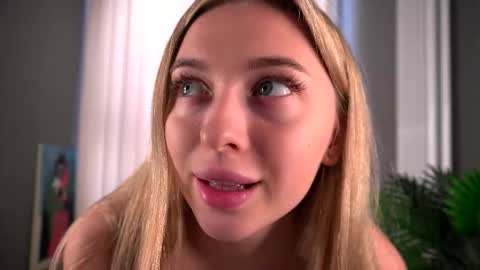 Kate online show from October 4, 8:12 am