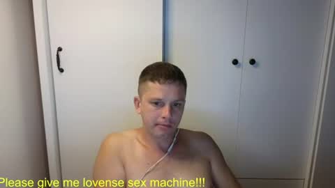 st1vemaster01 online show from July 24, 2:37 pm