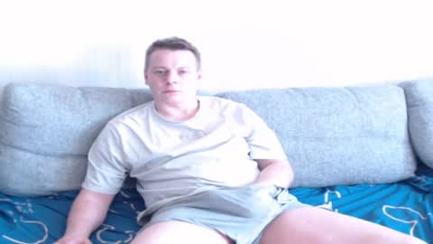 Snapshot of st_rudy chatting on April 16, 9:32 am Joe Peach online show from April 16, 9:32 am