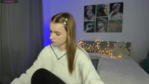 Snapshot of stacey__doll chatting on October 6, 1:03 am stacey__doll online show from October 6, 1:03 am