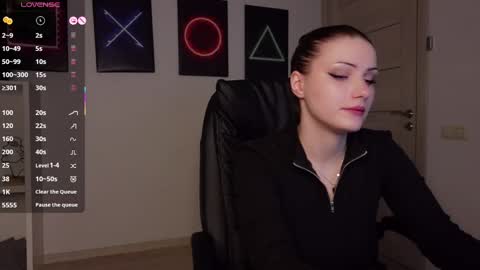 ERIKA THOMAS online show from March 5, 7:49 am