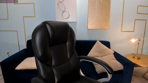 Snapshot of staceywood_ chatting on January 4, 10:38 am Stacy Woods online show from January 4, 10:38 am