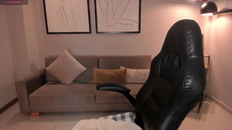 Snapshot of staceywood_ chatting on January 15, 1:31 pm Stacy Woods online show from January 15, 1:31 pm