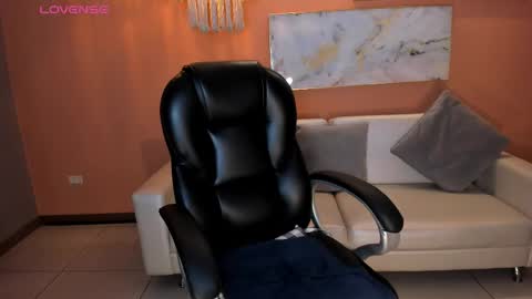 Snapshot of staceywood_ chatting on February 19, 5:16 pm Stacy Woods online show from February 19, 5:16 pm