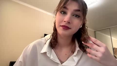 Elli online show from February 6, 8:18 am