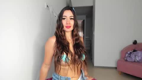 TWstacymalibu110 online show from December 13, 10:37 pm