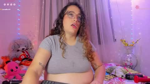 Snapshot of stacy_millerr chatting on May 15, 11:23 pm Stacy Boobs online show from May 15, 11:23 pm