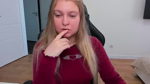 Stacy  online show from September 29, 9:58 am