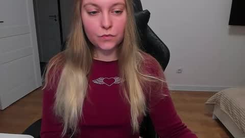 Stacy  online show from December 1, 6:02 pm