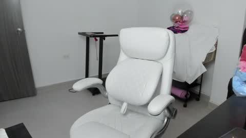 Zulma Yisset online show from November 26, 2:23 am