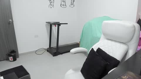 Zulma Yisset online show from February 12, 3:23 am