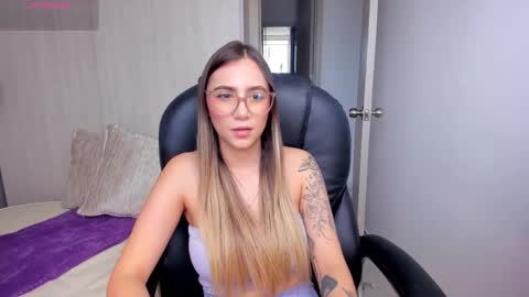 Stacy Conner online show from September 19, 8:09 pm