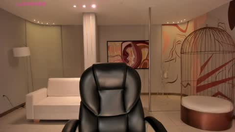 Im Stacy online show from January 22, 1:00 pm