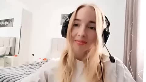 Mila online show from February 6, 6:29 am