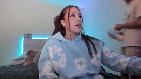 Snapshot of stanandrose chatting on March 20, 2:49 am Stand and Rose online show from March 20, 2:49 am