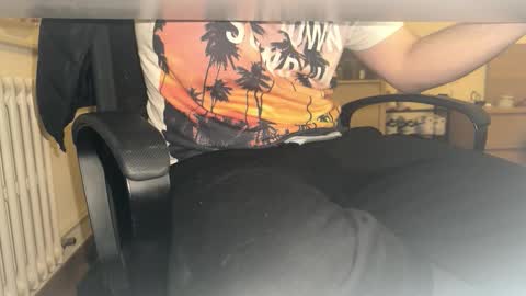 stang_ online show from December 3, 12:47 pm