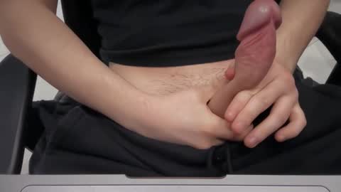 Snapshot of stanleymiller chatting on February 21, 6:03 am StanleyMiller online show from February 21, 6:03 am