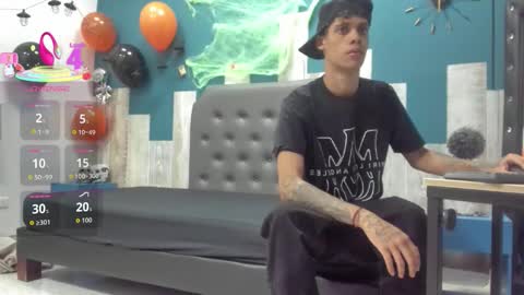 Snapshot of stanlycupper333 chatting on October 22, 11:21 am Stanly online show from October 22, 11:21 am