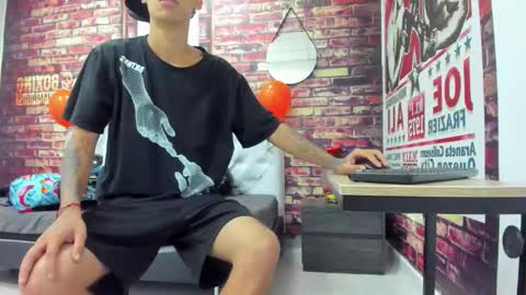 Snapshot of stanlycupper333 chatting on October 24, 11:06 am Stanly online show from October 24, 11:06 am