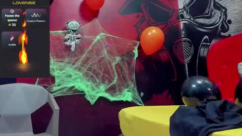 Snapshot of stanlycupper333 chatting on October 29, 11:45 am Stanly online show from October 29, 11:45 am