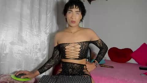 Snapshot of stannlyy chatting on October 15, 4:34 am Stannly online show from October 15, 4:34 am