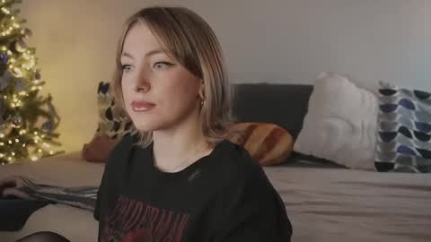 Snapshot of stanovaya300kg chatting on December 18, 2:45 pm Kristina online show from December 18, 2:45 pm