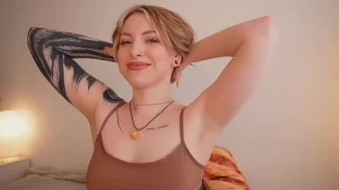 Snapshot of stanovaya300kg chatting on April 1, 1:41 pm Kristina online show from April 1, 1:41 pm