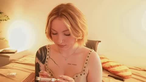 Kristina online show from May 4, 1:18 pm