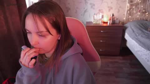 Snapshot of star_shopping chatting on October 3, 9:06 am Alice online show from October 3, 9:06 am