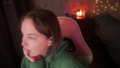 Snapshot of star_shopping chatting on December 23, 10:57 am Alice online show from December 23, 10:57 am