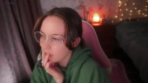 Snapshot of star_shopping chatting on January 6, 6:22 pm Alice online show from January 6, 6:22 pm