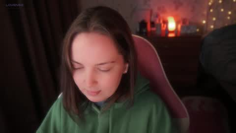 Snapshot of star_shopping chatting on February 1, 11:42 am Alice online show from February 1, 11:42 am