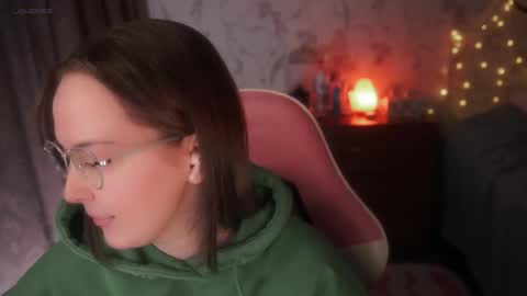 Snapshot of star_shopping chatting on February 3, 9:53 pm Alice online show from February 3, 9:53 pm