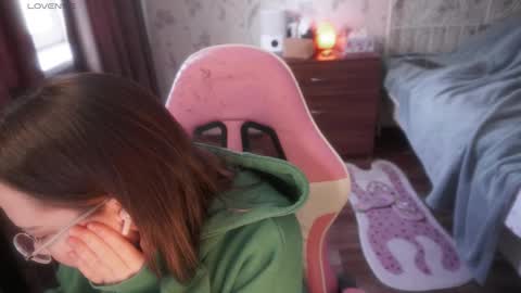 Snapshot of star_shopping chatting on March 2, 6:36 am Alice online show from March 2, 6:36 am