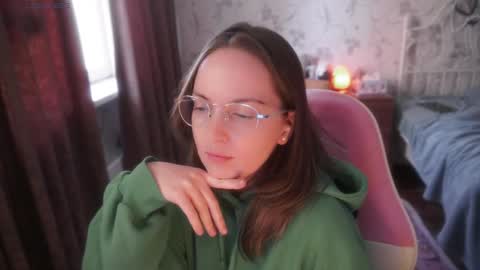 Snapshot of star_shopping chatting on March 2, 7:59 am Alice online show from March 2, 7:59 am