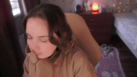 Snapshot of star_shopping chatting on April 4, 6:55 am Alice online show from April 4, 6:55 am