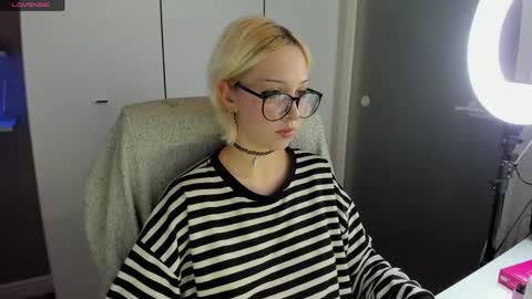 Snapshot of starelli chatting on May 9, 8:25 pm Kate online show from May 9, 8:25 pm