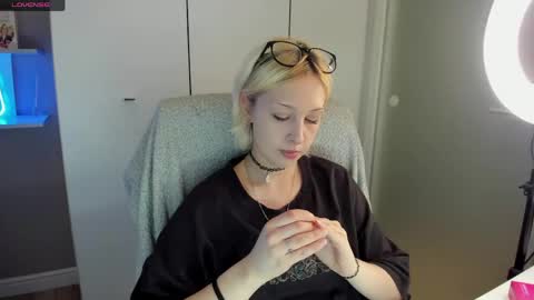 Snapshot of starelli chatting on May 12, 8:50 pm Kate online show from May 12, 8:50 pm