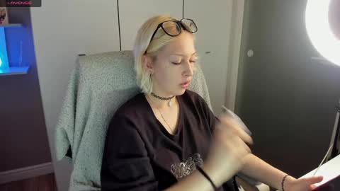 Snapshot of starelli chatting on May 15, 8:38 pm Kate online show from May 15, 8:38 pm