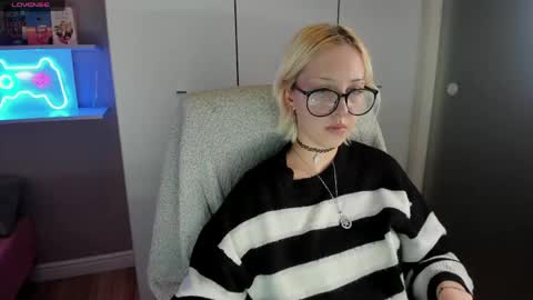 Snapshot of starelli chatting on May 16, 9:13 pm Kate online show from May 16, 9:13 pm