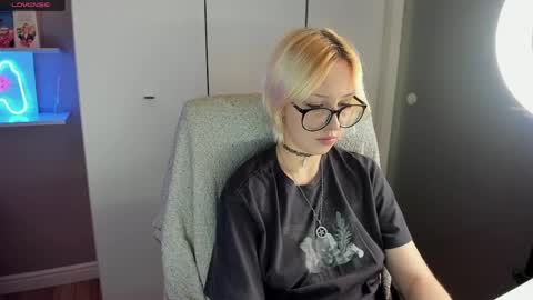 Snapshot of starelli chatting on May 18, 8:36 pm Kate online show from May 18, 8:36 pm