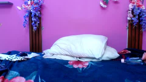 alejandra online show from May 6, 8:36 pm