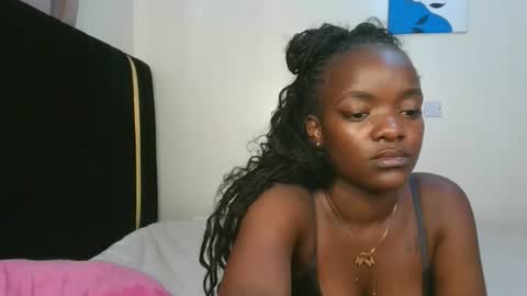 lia online show from December 17, 6:30 am